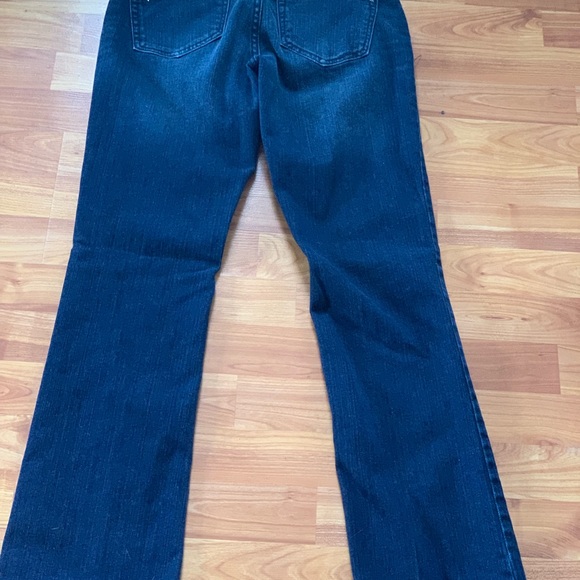 Jeans - Picture 2 of 5